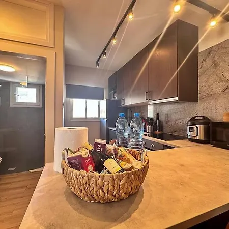 Beautiful One Bedroom Apartment 100 Meters From The Beach, Recently Renovated Limassol Exterior photo