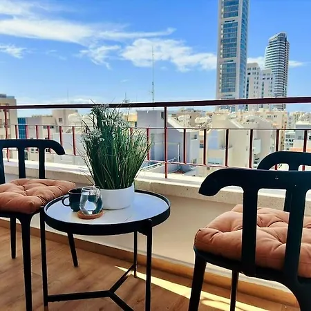 Beautiful One Bedroom Apartment 100 Meters From The Beach, Recently Renovated Limassol Exterior photo
