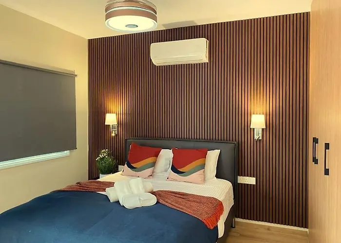 Beautiful One Bedroom Apartment 100 Meters From The Beach, Recently Renovated