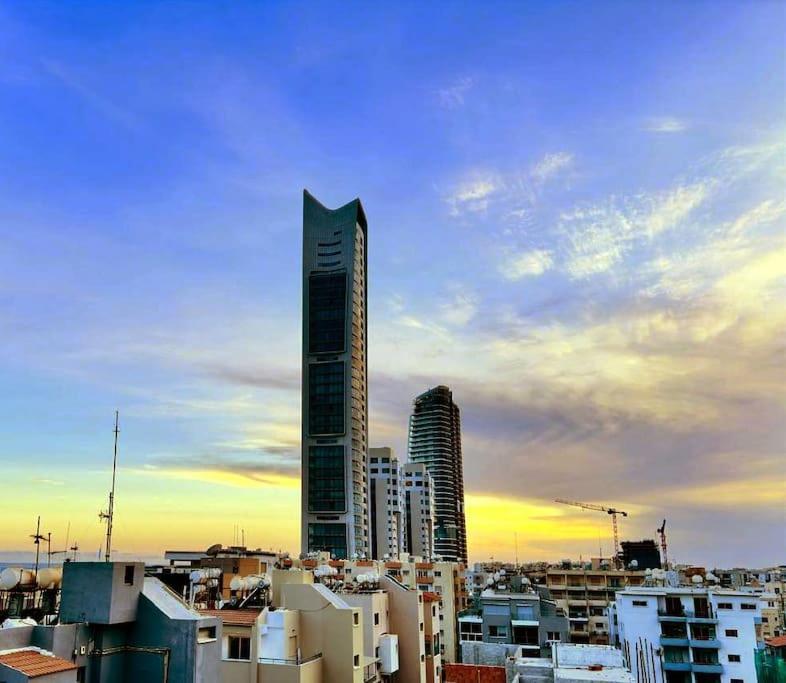 Beautiful One Bedroom 100 Meters From The Beach, Recently Renovated Apartment *
