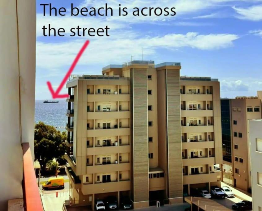 Beautiful One Bedroom 100 Meters From The Beach, Recently Renovated Apartment