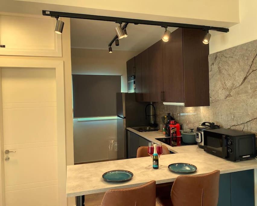 Apartment Beautiful One Bedroom 100 Meters From The Beach, Recently Renovated